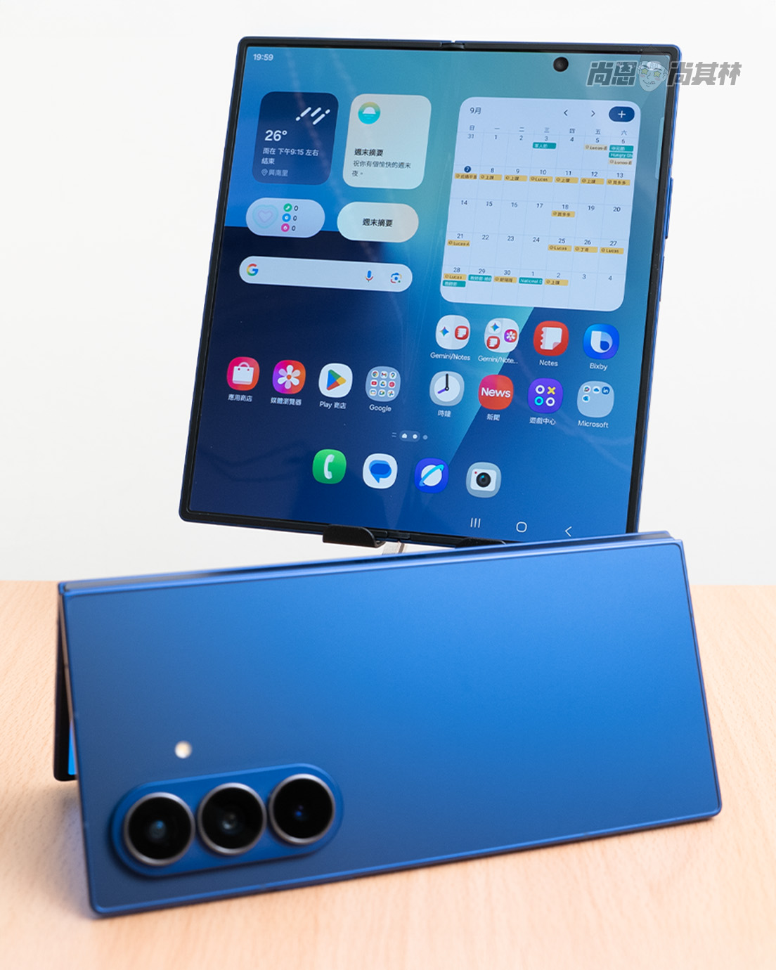 不只是手機!是創業者一鍵開掛的 AI 神隊友|萬萬兩 Galaxy Z Fold7 行動總部 不只是手機!是創業者一鍵開掛的 AI 神隊友|萬萬兩 Galaxy Z Fold7 行動總部